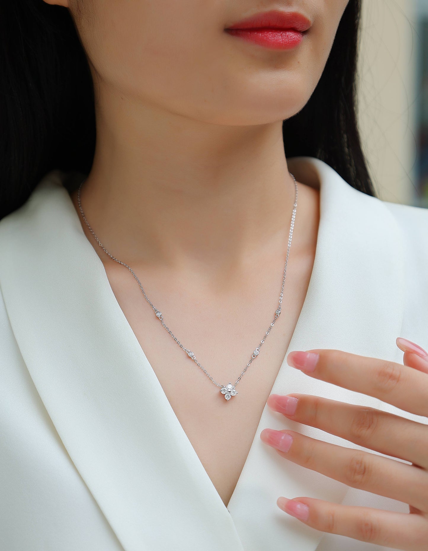 Radiant Star - A Fashionable And Luxurious Diamond Jewelry Pendant Set With Moissanite S925 Sterling Silver And Platinum Plating