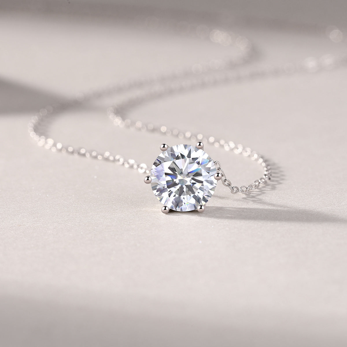 Afternoon Rose - A Fashionable And Luxurious Diamond Jewelry Pendant Set With 1-carat, 2-carat And 3-carat Moissanite S925 Sterling Silver And Platinum Plating