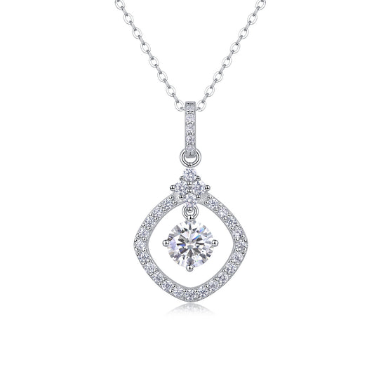 Starlight Heart-to-Heart - A Fashionable And Luxurious Diamond Jewelry Pendant Set With 1-carat Moissan Diamond S925 Sterling Silver And Platinum Plating