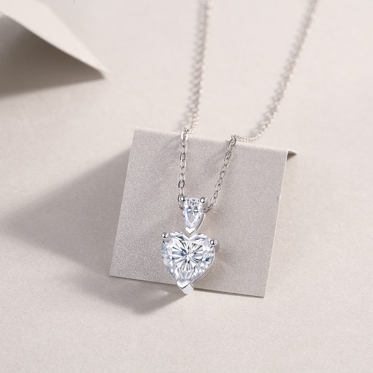 The Beloved Of The Heart - A Fashionable And Luxurious Diamond Jewelry Pendant Set With Moissanite S925 Sterling Silver And Platinum Plating