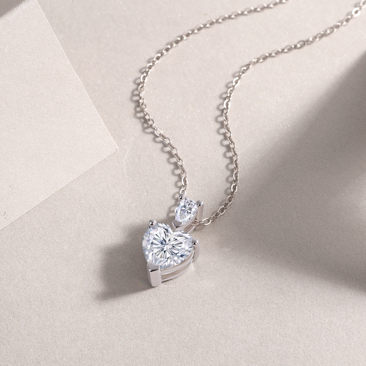 The Beloved Of The Heart - A Fashionable And Luxurious Diamond Jewelry Pendant Set With Moissanite S925 Sterling Silver And Platinum Plating