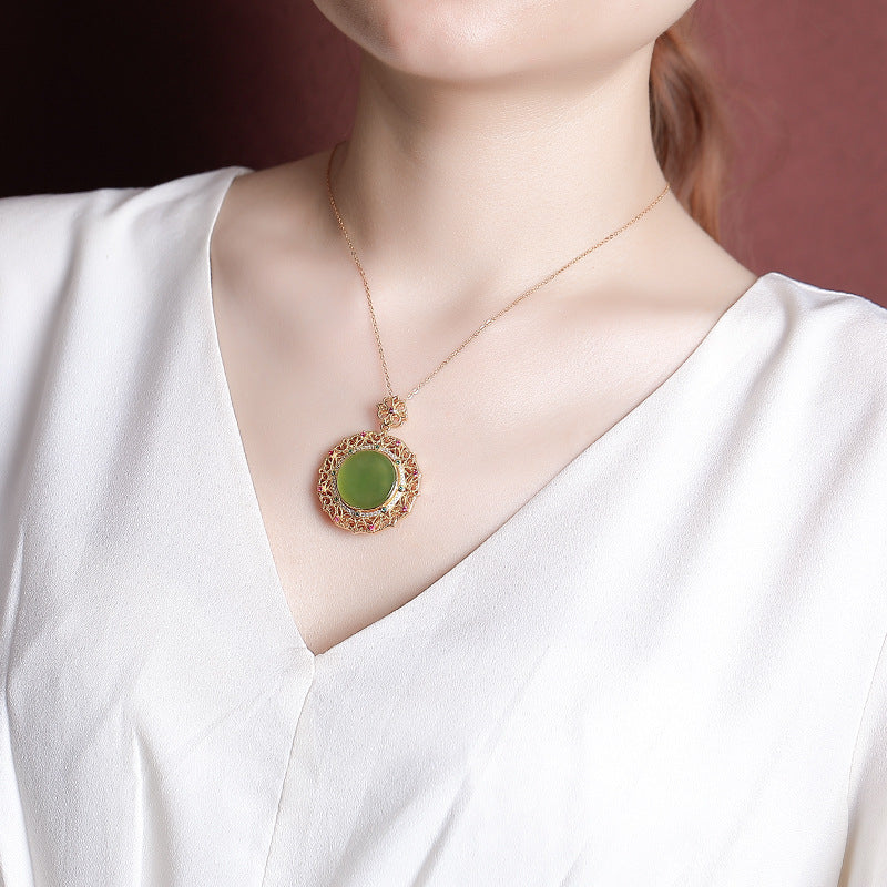 Fashion Pattern Hollow Retro Dignified Pendant