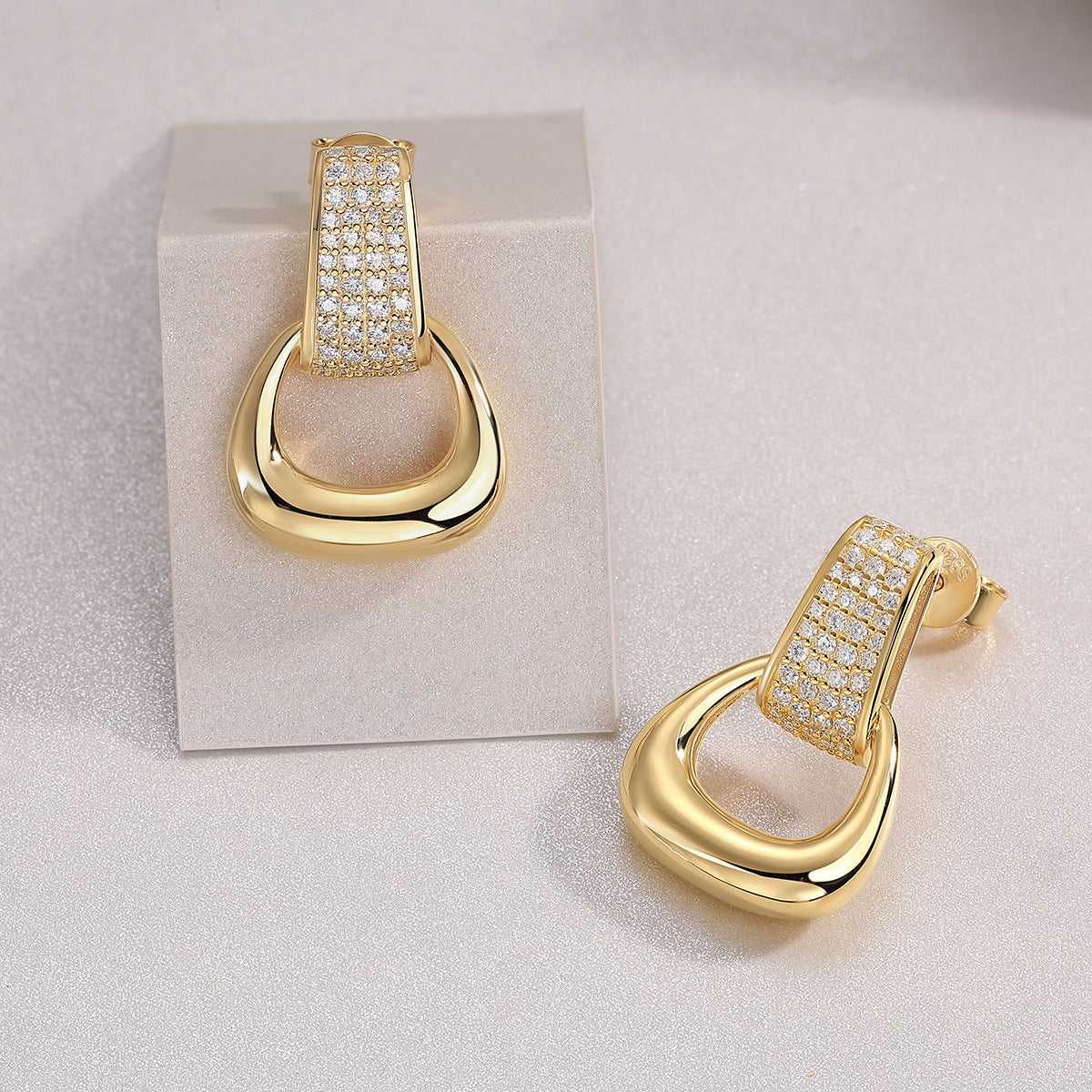 Fashion Personality Trend Ear Studs Moissanite